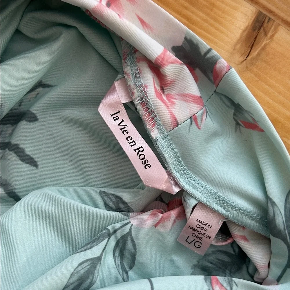 La Vie En Rose Floral Robe - Light green/Blue and Pink size Large - Picture 6 of 6